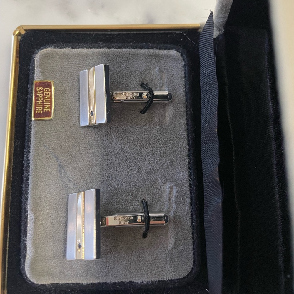 COPY - Used Christian Dior Cuff links- Silver with authentic Sapphire stones on… - Picture 5 of 7